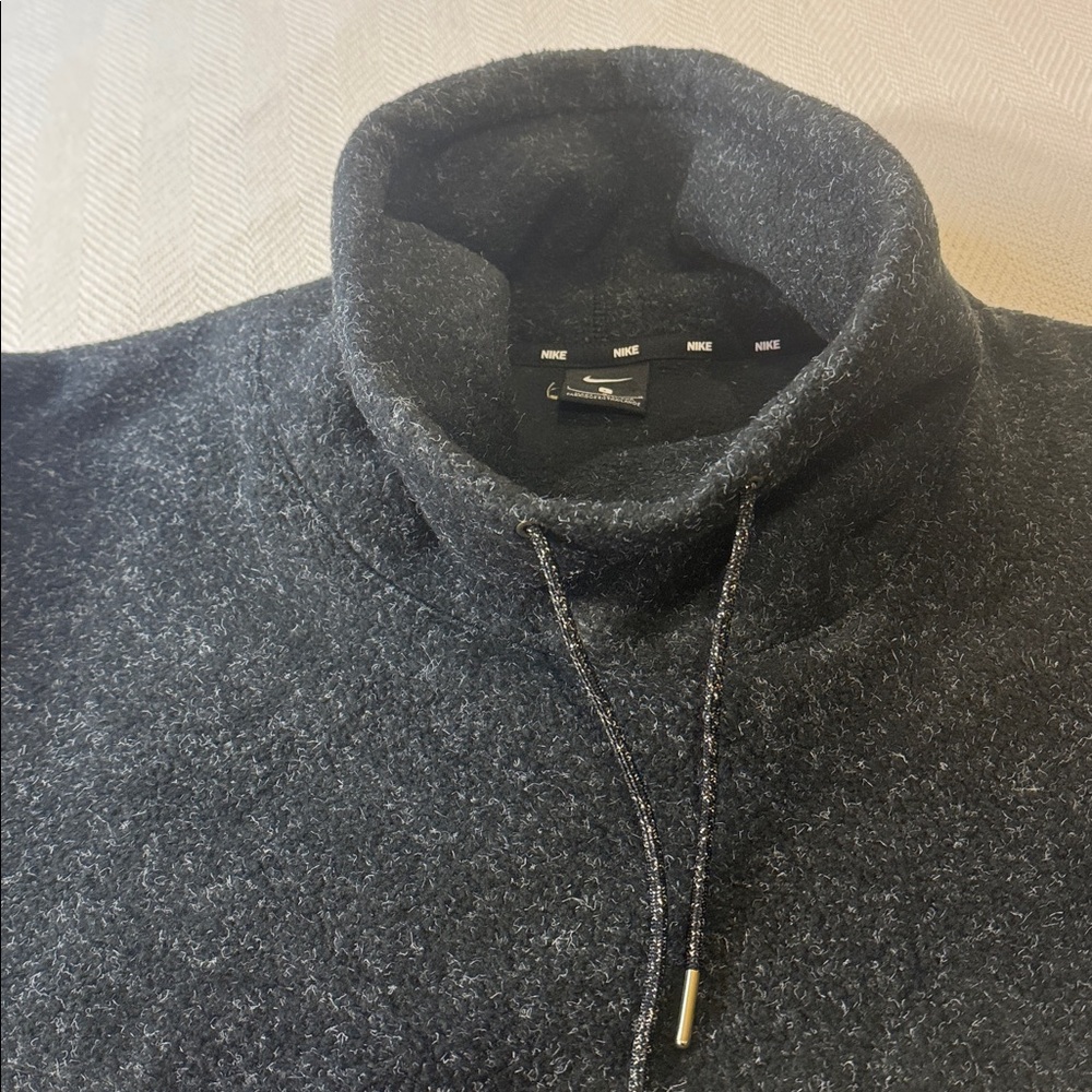Nike Therma Fleece S Cowl Black pullover Gold embroidered Oversized. Size - LG - Picture 5 of 11